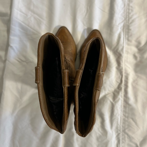 Coconuts women’s size 7.5 brown cowboy boots. - Picture 5 of 9